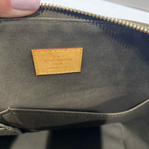 Louis Vuitton Bellevue Handbag Monogram Vernis PM Green - Picture 10 of 11